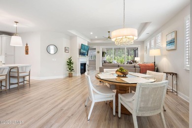 Beautiful Lucia Villa offering a private preserve setting and - photo 5
