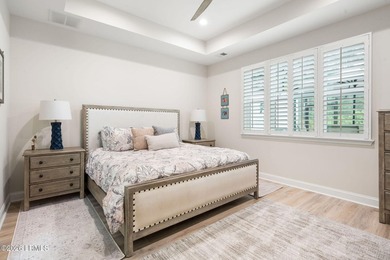 Beautiful Lucia Villa offering a private preserve setting and - photo 6