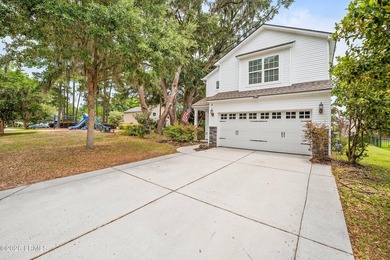 Nestled in Shadow Moss, 23 Catawba Way delivers the best of - photo 2