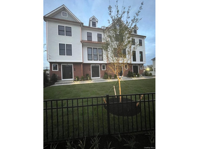 Welcome Home to Sunset Villas at Andrews Lane Sleepy Hollow - photo 3