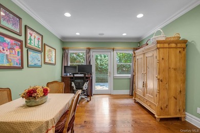 WELCOME TO #8 BRIARFIELD DRIVE - LAKE SUCCESS SPRAWLING COLONIAL - photo 8