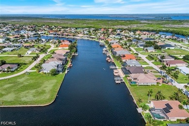 Your ultimate waterfront lifestyle awaits. Positioned on a prime - photo 12