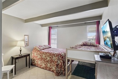 FURNISHED-Move-In Ready- Low HOA! 1BR/1BA villa offering 648 sq - photo 12