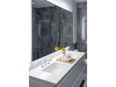 Set within one of Tribeca's most coveted waterfront enclaves - photo 12
