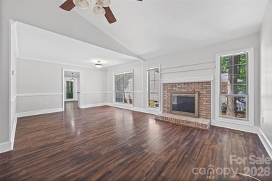 Charming, move-in-ready cottage-style home in desirable Fort - photo 4