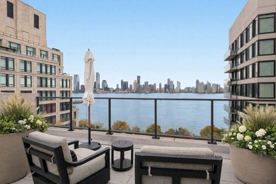 Set within one of Tribeca's most coveted waterfront enclaves - photo 14