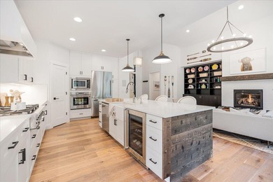 Discover bright modern luxury in Caldera Springs, Sunriver's - photo 14