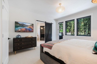 Discover bright modern luxury in Caldera Springs, Sunriver's - photo 19