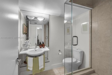 Key Colony III #802 offers 2,013 square feet of well-planned - photo 20