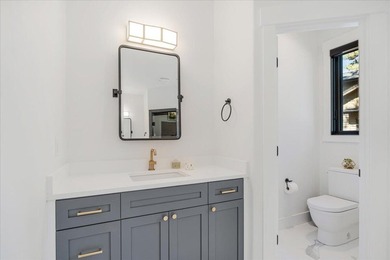 Discover bright modern luxury in Caldera Springs, Sunriver's - photo 22
