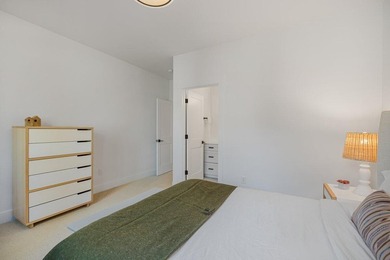 Discover bright modern luxury in Caldera Springs, Sunriver's - photo 28