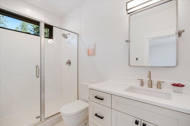 Discover bright modern luxury in Caldera Springs, Sunriver's - photo 29