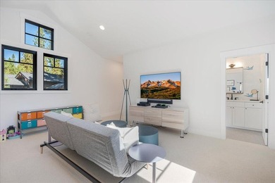 Discover bright modern luxury in Caldera Springs, Sunriver's - photo 34