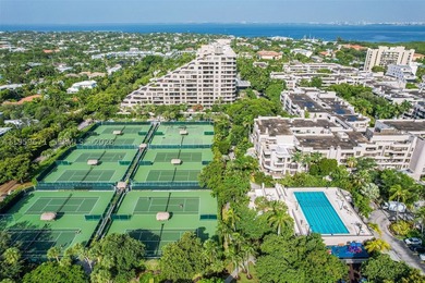 Key Colony III #802 offers 2,013 square feet of well-planned - photo 35