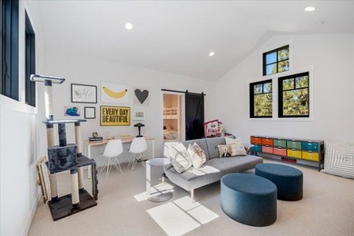 Discover bright modern luxury in Caldera Springs, Sunriver's - photo 35