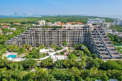 Key Colony III #802 offers 2,013 square feet of well-planned - photo 37