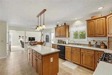Nestled in the heart of Webster, this impeccably maintained - photo 10