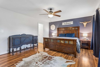 Welcome to this move-in ready Cape Cod situated on 5.12 scenic - photo 1