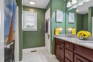 Welcome to this move-in ready Cape Cod situated on 5.12 scenic - photo 4