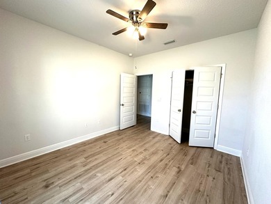 Welcome to 56 Secluded Circle in Freeport, where space, comfort - photo 10