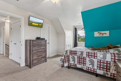 Welcome to this move-in ready Cape Cod situated on 5.12 scenic - photo 10