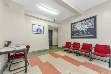 Professional CO-OP FOR SALE Located in the bustling area of - photo 4