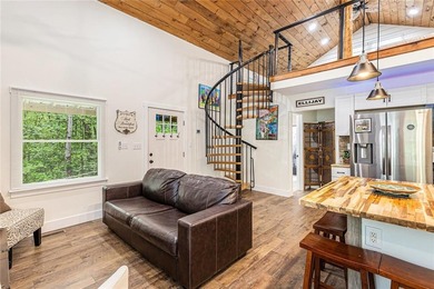 Carters Lake Home For Sale in Ellijay Georgia