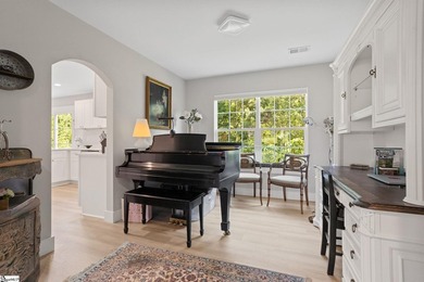 Welcome home to this beautifully maintained, like-new home - photo 7