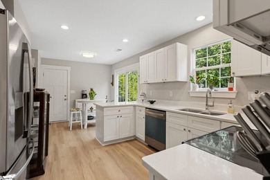 Welcome home to this beautifully maintained, like-new home - photo 9