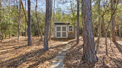 OVERSIZED LOT !! Take a look at this beautiful 3 bedroom, 2 bath - photo 4
