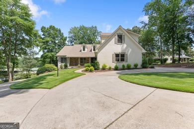 Privacy. Space. Flexibility. Set on more than 3 private acres in - photo 8