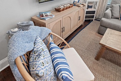 This recently and tastefully renovated 4-bedroom, 3 1/2-bath - photo 7