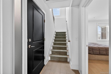 Waterfront Townhome | Balcony Water Views | Steps to LIRR | - photo 3