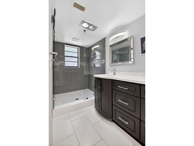 Priced to Sell!!! Spacious, beautiful and fully remodeled corner - photo 23