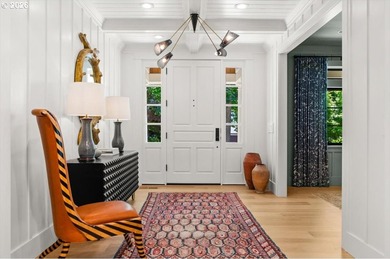 Thoughtfully refined and impeccably curated, this exceptional - photo 2