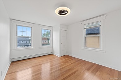 Spacious detached one-family home offering approximately 2,164 - photo 5