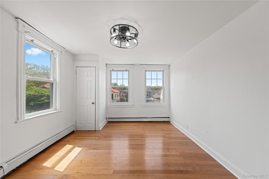 Spacious detached one-family home offering approximately 2,164 - photo 7