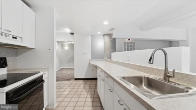 MOTIVATED SELLER: BOUTIQUE OLD CITY CORNER UNIT W/ 2 PRIVATE