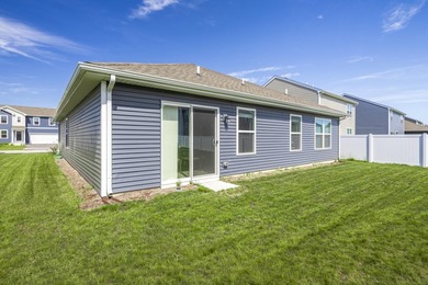 Welcome home to this stunning, sun-drenched ranch in the heart - photo 31