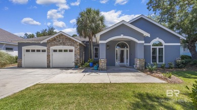 Welcome to 19 Lagoon Drive where every day can be like vacation - photo 1