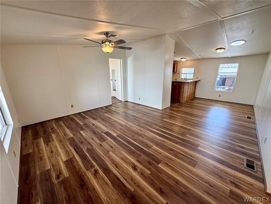 Welcome home to this beautifully updated 2-bedroom, 2-bath - photo 12
