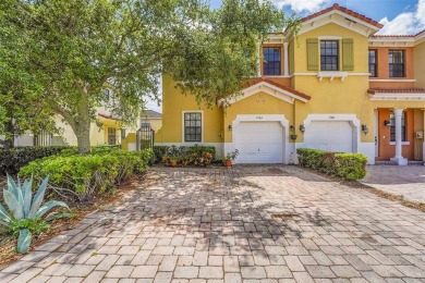 (private lake, pond, creek) Townhome/Townhouse For Sale in Port Saint Lucie Florida