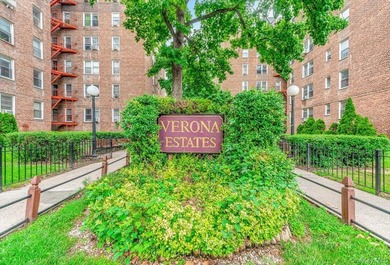 A Flexible Layout Your Pet Will Love Too at the Thurman Verona - photo 1