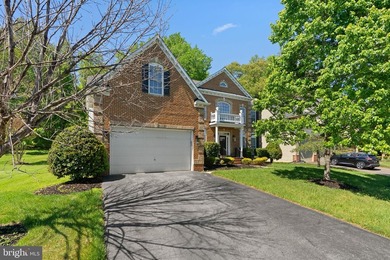 Located in the prestigious gated community of Oak Creek, this - photo 3