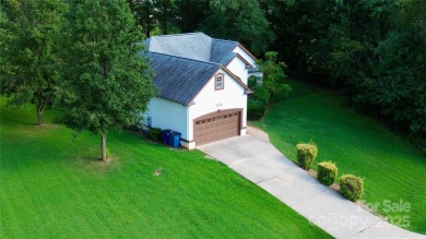 Lake Hickory Home Sale Pending in Hickory North Carolina