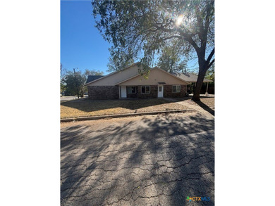 (private lake, pond, creek) Townhome/Townhouse For Sale in Temple Texas