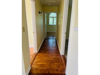 This house gives off the cozy cottage feeling. Lots of recent - photo 12