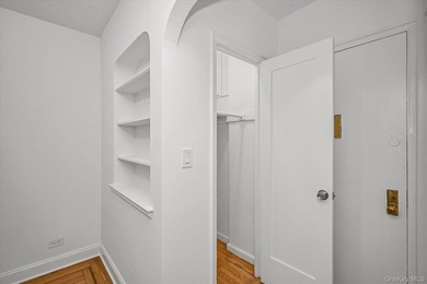 Welcome to 2685 Creston Avenue, Unit 4A - a beautifully updated - photo 3