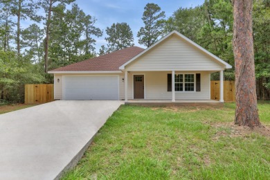 Beautifully Designed One-story Home - Lake Home For Sale in Onalaska, Texas