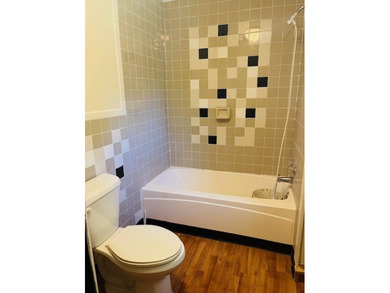 This house gives off the cozy cottage feeling. Lots of recent - photo 14